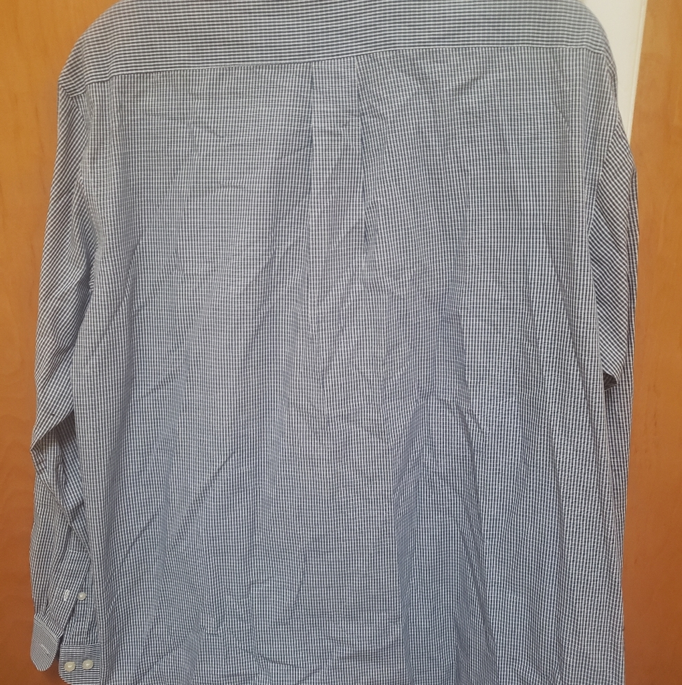 Van Heusen button down - Picture 2 of 5